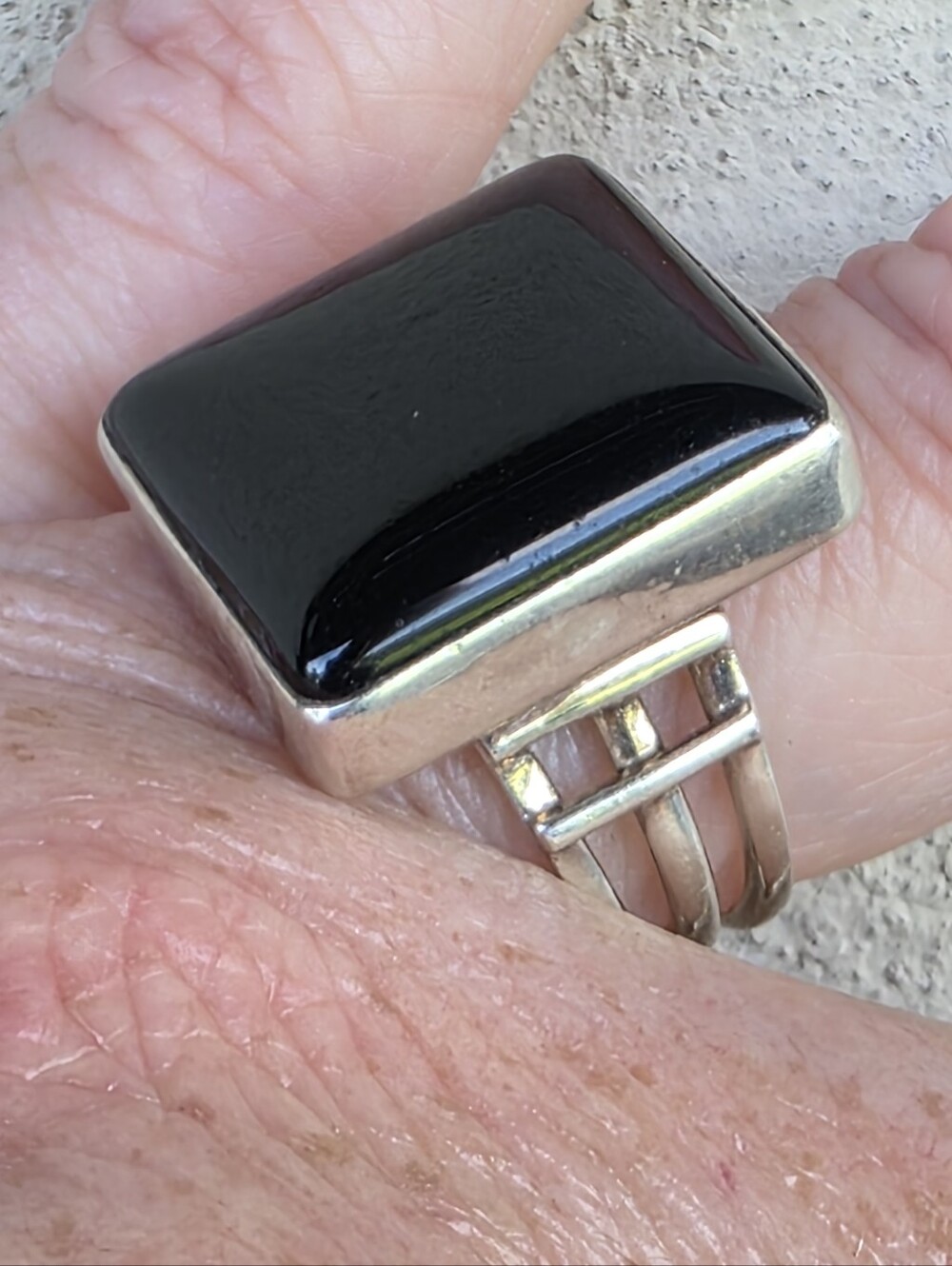 Black Onyx Gemstone Ring In 925 Sterling Silver (9)